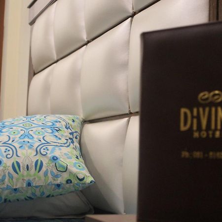Divine Hotel Rawalpindi Buitenkant foto