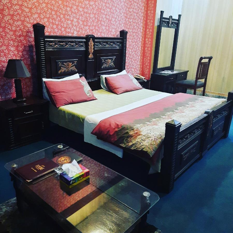 Divine Hotel Rawalpindi Buitenkant foto