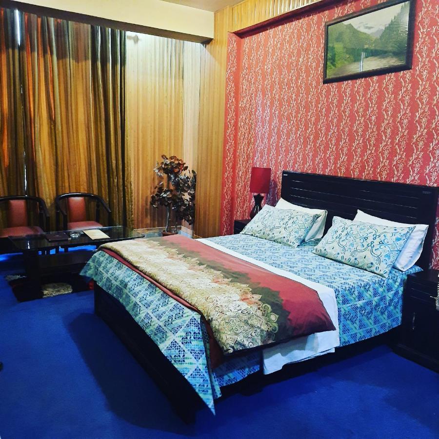 Divine Hotel Rawalpindi Buitenkant foto