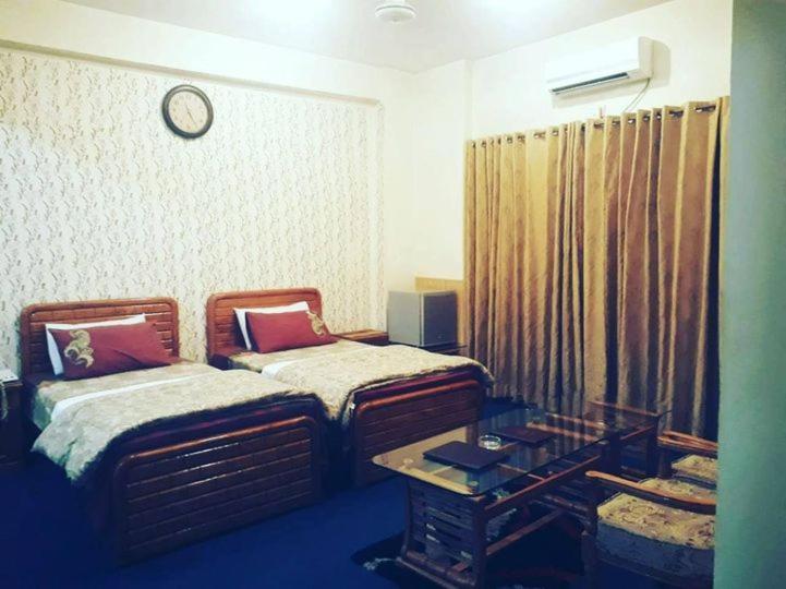 Divine Hotel Rawalpindi Buitenkant foto